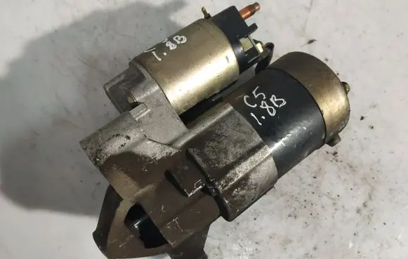 Citroen C5 Starter motor M000T82081