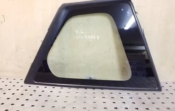 Mitsubishi Outlander Rear side window