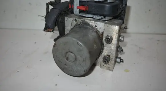Audi A4 S4 B8 8K ABS Pump 8K0907379BP