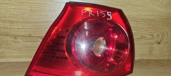 Volkswagen Golf V Rear/tail lights 028490102