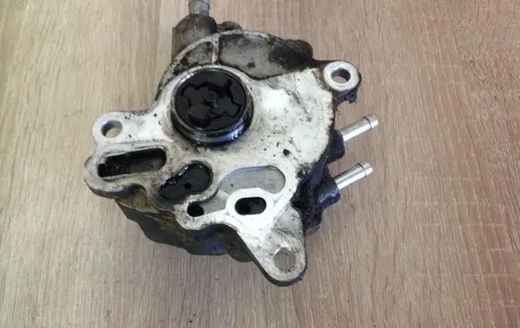 Audi A3 S3 8V Vacuum pump 03G145209