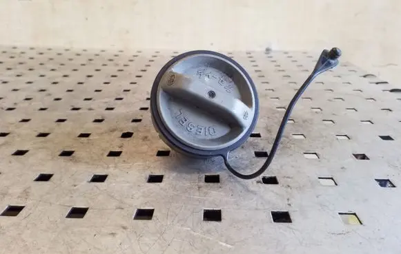 Toyota RAV 4 (XA20) Fuel tank filler cap 