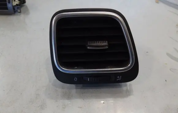 Volkswagen Eos Dashboard side air vent grill/cover trim