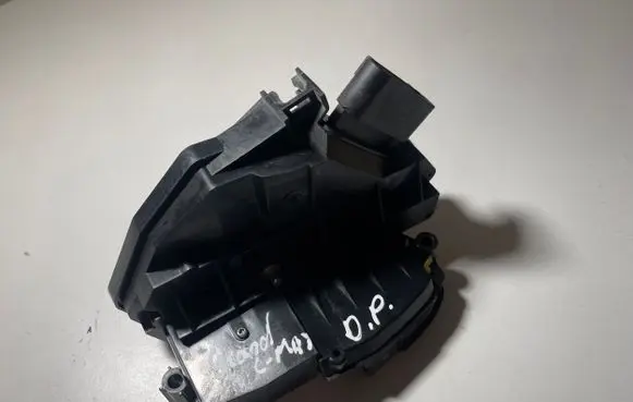Ford Grand C-MAX Front door lock AM5AU21812BB
