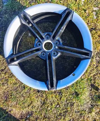 Porsche Taycan 9J1 R21 alloy rim 9J1601025AA