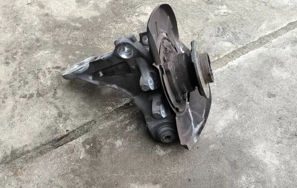 BMW X5M E70 Rear wheel hub 6770584 A8560