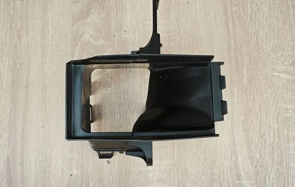 BMW X6 G06 Intercooler air channel guide 7421686