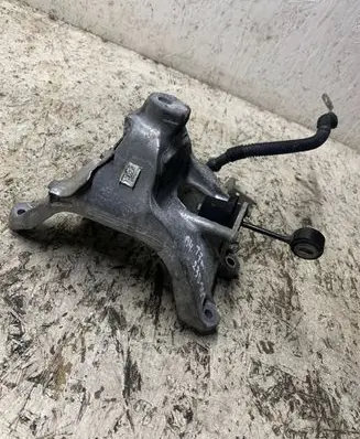 Audi A4 S4 B9 Engine mounting bracket