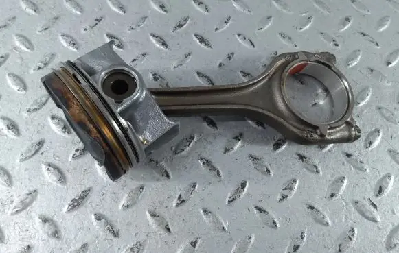 Audi Q2 - Piston with connecting rod 05E107065S 04E198401AE