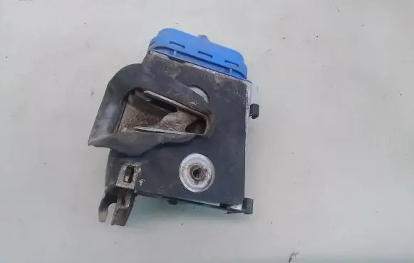 Audi A6 S6 C4 4A Rear door lock A40839016D