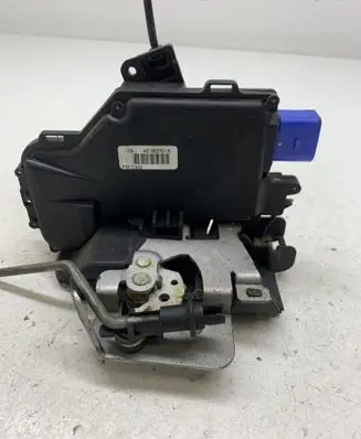Audi A8 S8 D3 4E Front door lock 4E1837016