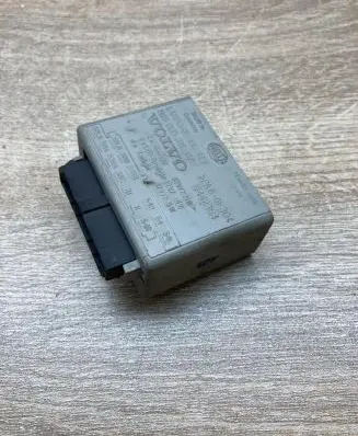 Volvo S70 V70 V70 XC Light module LCM 9442303 5KG005311