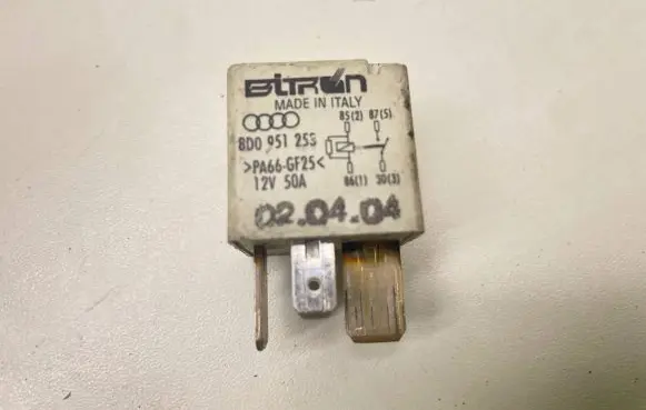 Audi A4 S4 B6 8E 8H Other relay 8D0951253