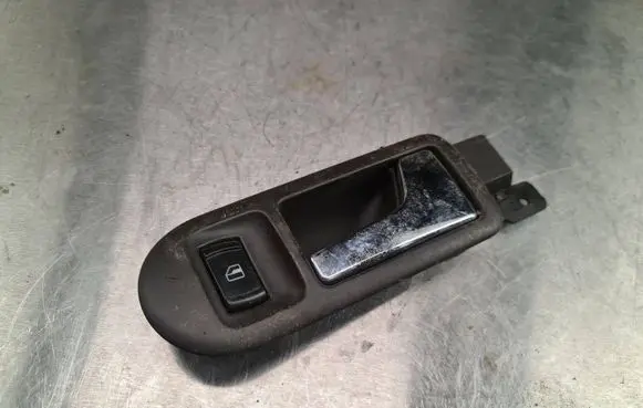 Volkswagen Golf IV Front door interior handle 3B1837114