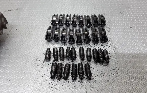 Suzuki Liana Valve rocker arm 