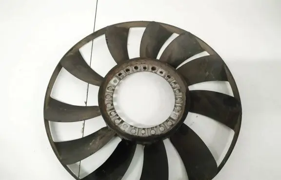 Volkswagen PASSAT B5 Fan impeller 058121301b