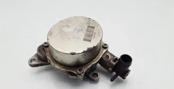 Nissan Qashqai Vacuum pump 146502018R