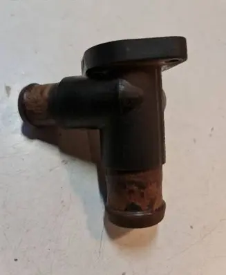 Volkswagen PASSAT B5 Engine coolant pipe/hose 028121133