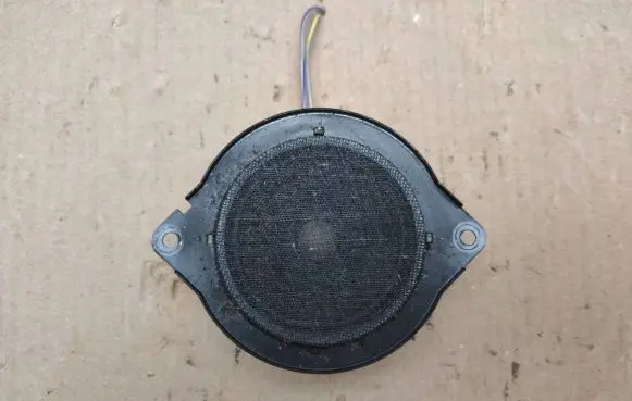 Chrysler Town u0026 Country V Panel speaker 05059062AB