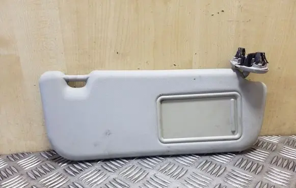 Toyota Avensis T270 Sun visor