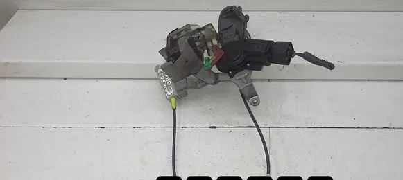 Toyota Aygo AB10 Front door lock 