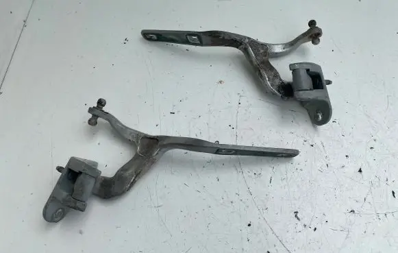 Mercedes-Benz E W211 Tailgate/trunk/boot hinge
