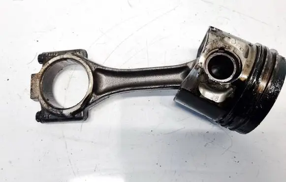Volkswagen Golf V Piston with connecting rod 