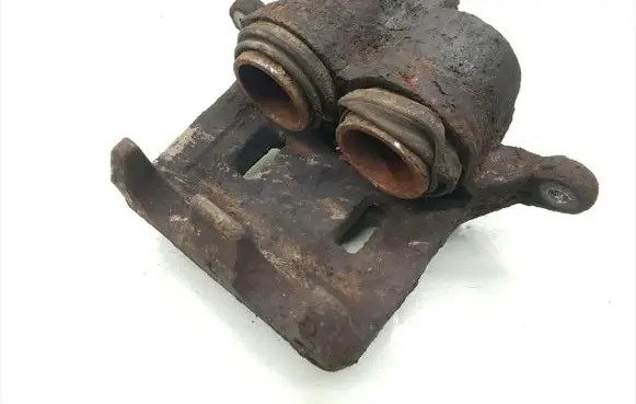 Nissan Pathfinder R51 Front brake caliper