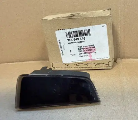 Volkswagen Polo VI Front door wing mirror part 