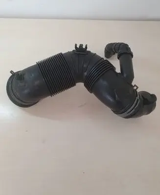 Volkswagen Touran I Air intake duct part 3C0129654