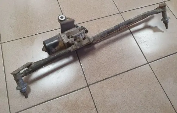 Iveco Daily 4th gen Front wiper linkage and motor