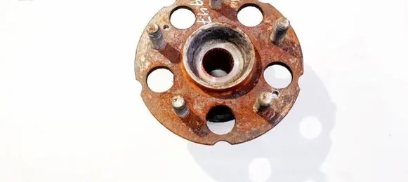 Honda CR-V Rear wheel hub