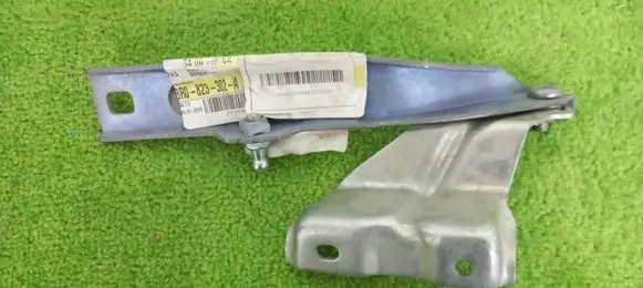 Audi Q5 SQ5 Engine bonnet/hood hinges 8R0823302A