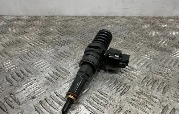 Audi A4 S4 B7 8E 8H Fuel injector 0414720229