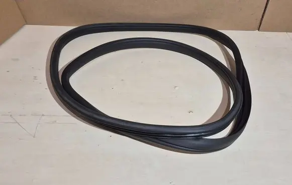 Mercedes-Benz E W212 Front door rubber seal A2126970051