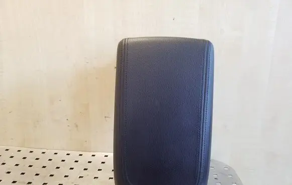 Opel Antara Armrest