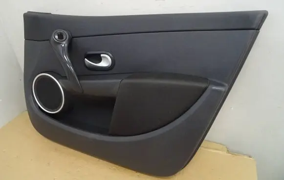 Renault Clio III Front door card panel trim 