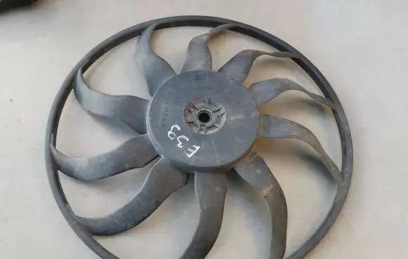 BMW 5 E39 Fan impeller 381653