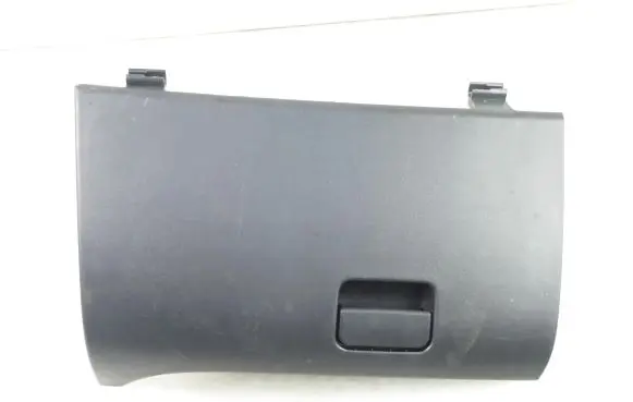 Glove box