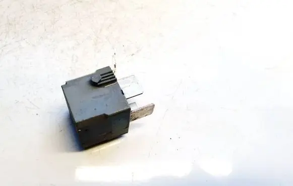 Mercedes-Benz Sprinter W906 Other relay a0025422619