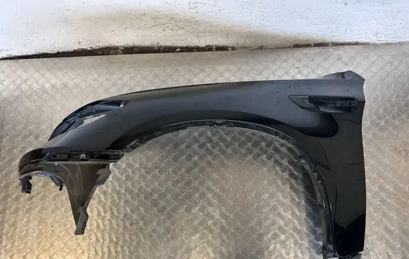 BMW X6 M Fender