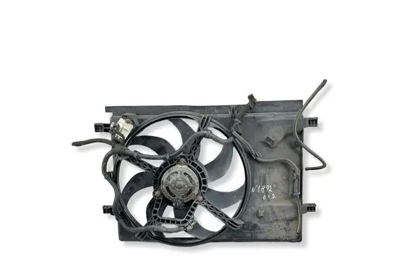 Opel Corsa D Coolant radiator 560961104 V2677001 13249564