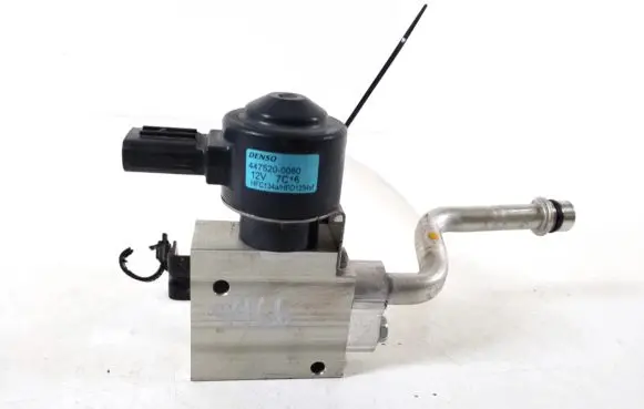 Toyota Prius Prime Valve 88690-47040