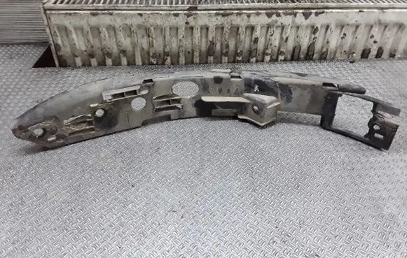 Volkswagen Touareg I Front bumper mounting bracket 7L6807183C