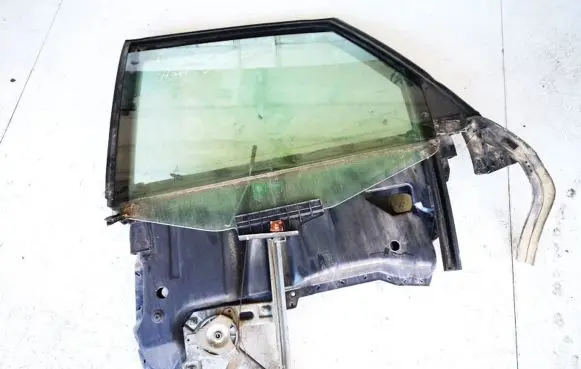 Audi 100 S4 C4 Rear door window/glass frame 