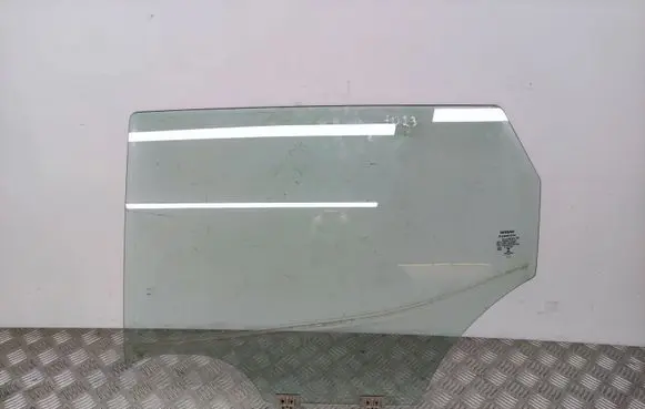 Nissan Qashqai Rear door window glass