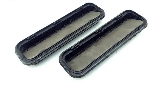 Quarter panel pressure vent