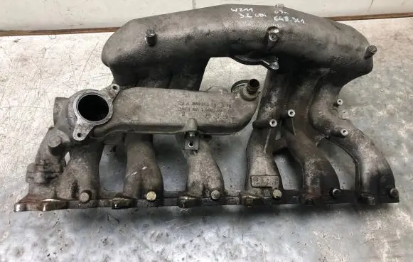 Mercedes-Benz E W211 Intake manifold A6130900737