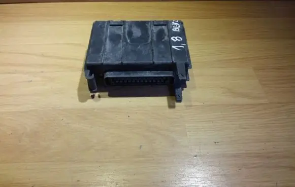 Volkswagen PASSAT B5.5 Engine control unit/module HJS63010045 0138465