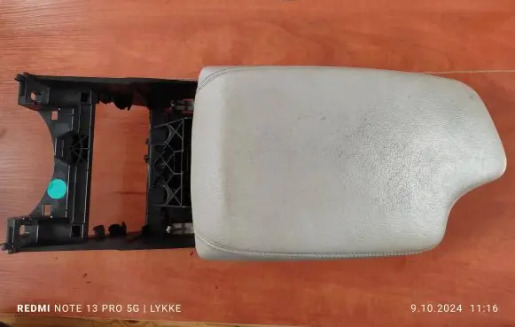 BMW 3 F30 F35 F31 Armrest 105015451
